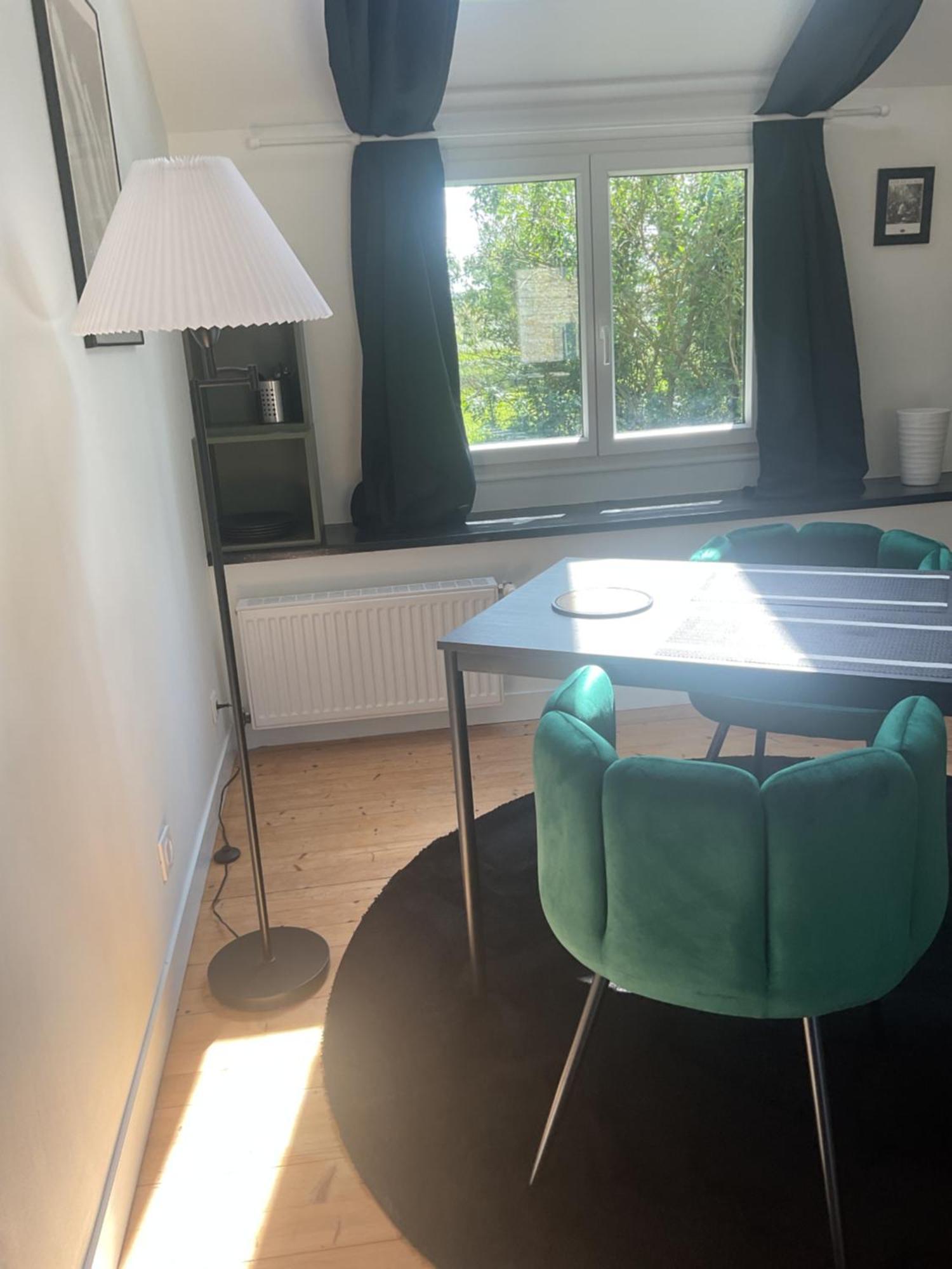 Charmant Gite Avec Exterieur Et Piscine Partagee Mespaul 外观 照片