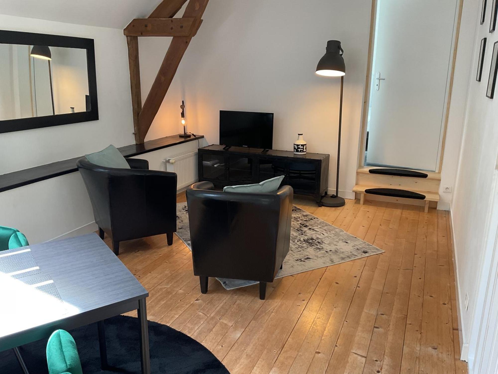 Charmant Gite Avec Exterieur Et Piscine Partagee Mespaul 外观 照片